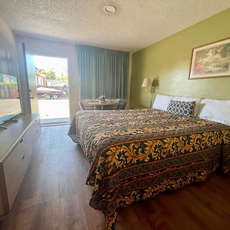 Regency Inn Lakeport Exterior photo
