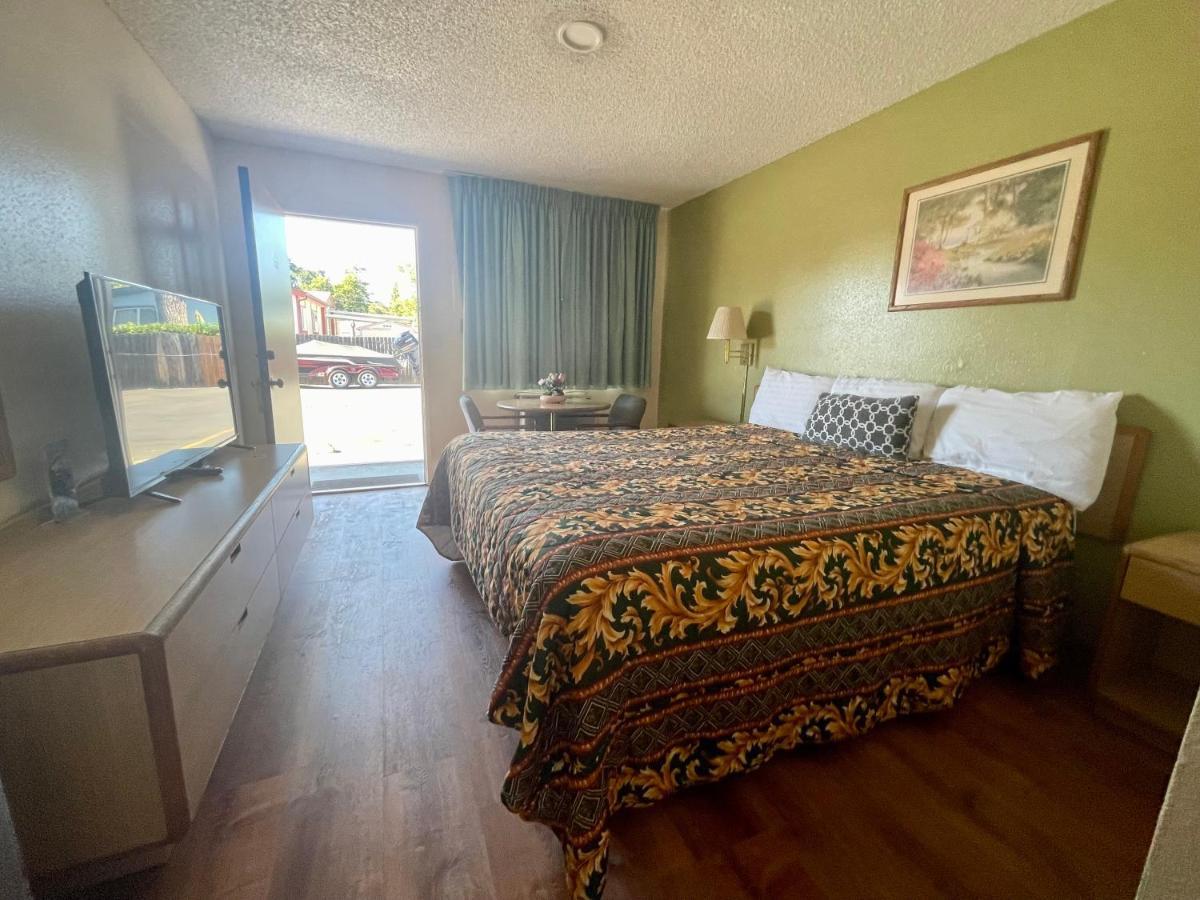 Regency Inn Lakeport Exterior photo