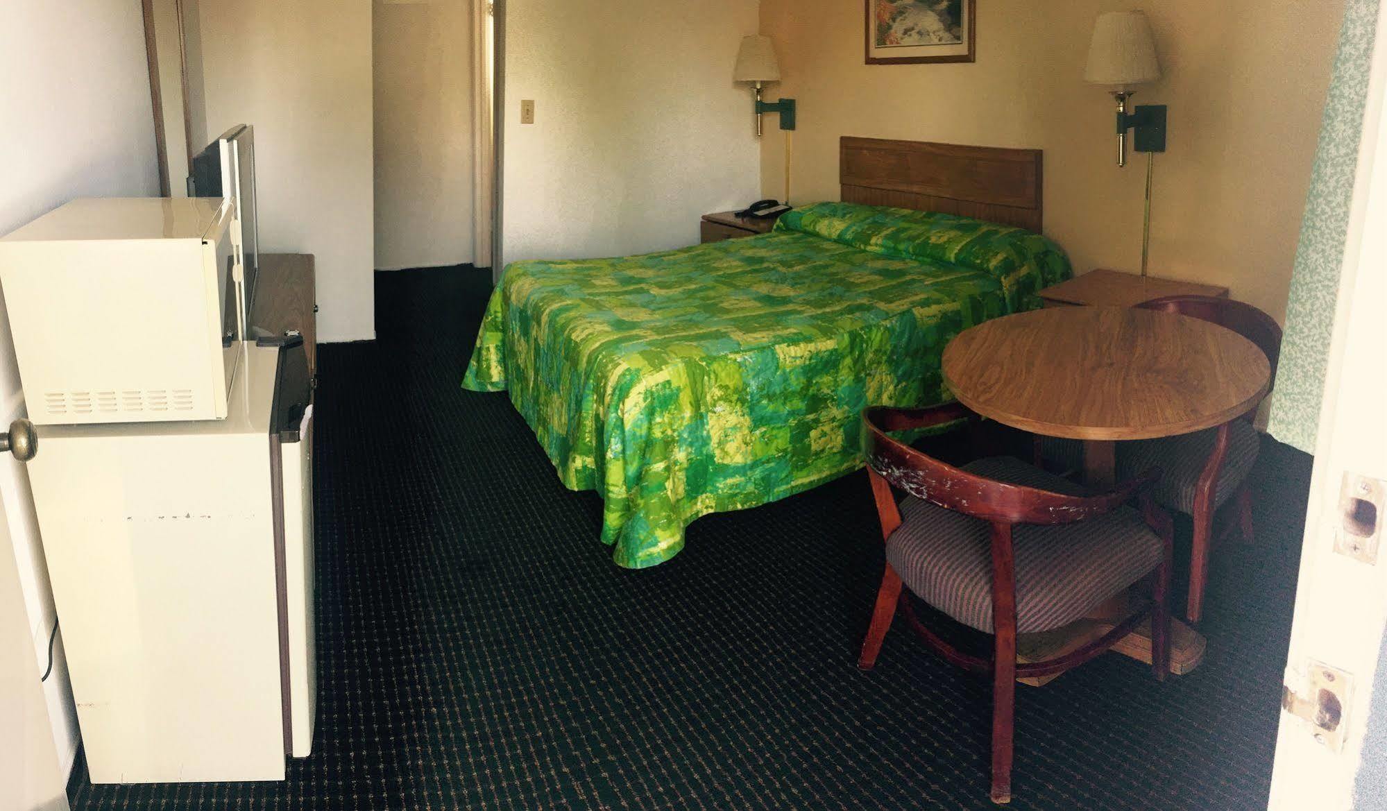 Regency Inn Lakeport Exterior photo