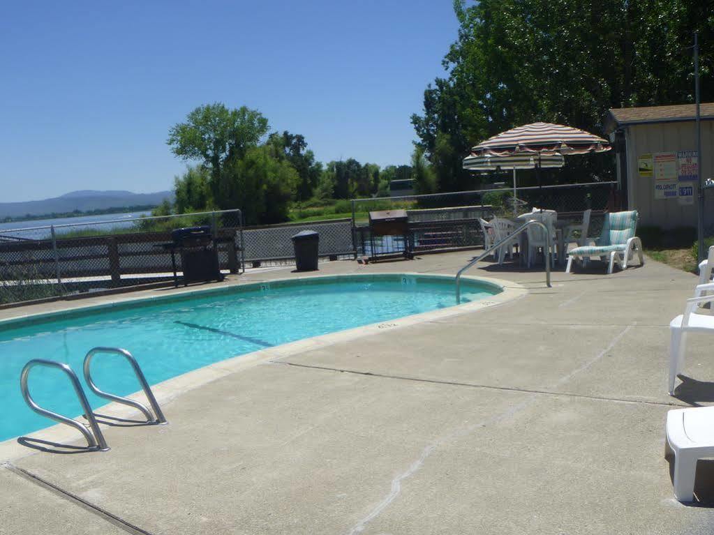 Regency Inn Lakeport Exterior photo