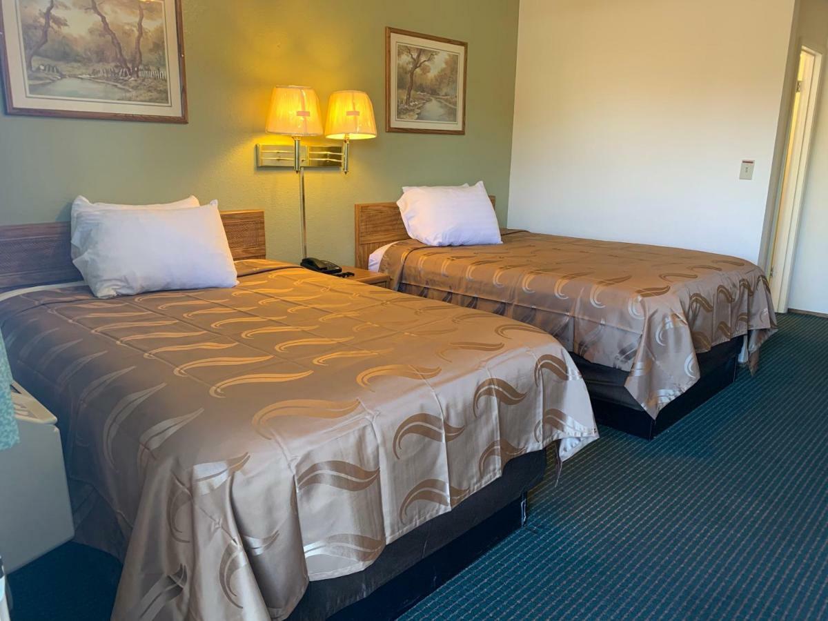 Regency Inn Lakeport Exterior photo